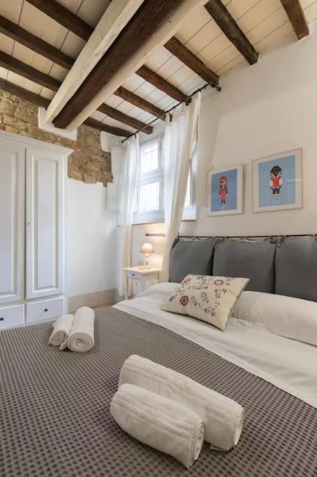 Apartment F2 - Santa Croce One Bedroom Flat 2 To 4 Guests