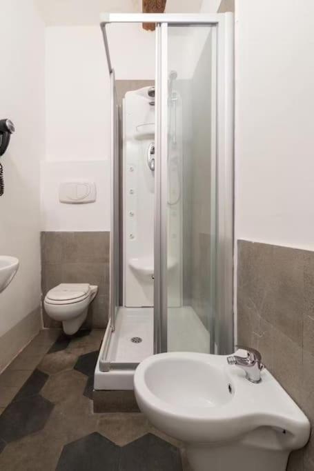 F2 - Santa Croce One Bedroom Flat 2 To 4 Guests *