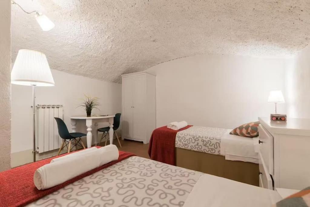 F2 - Santa Croce One Bedroom Flat 2 To 4 Guests Florence
