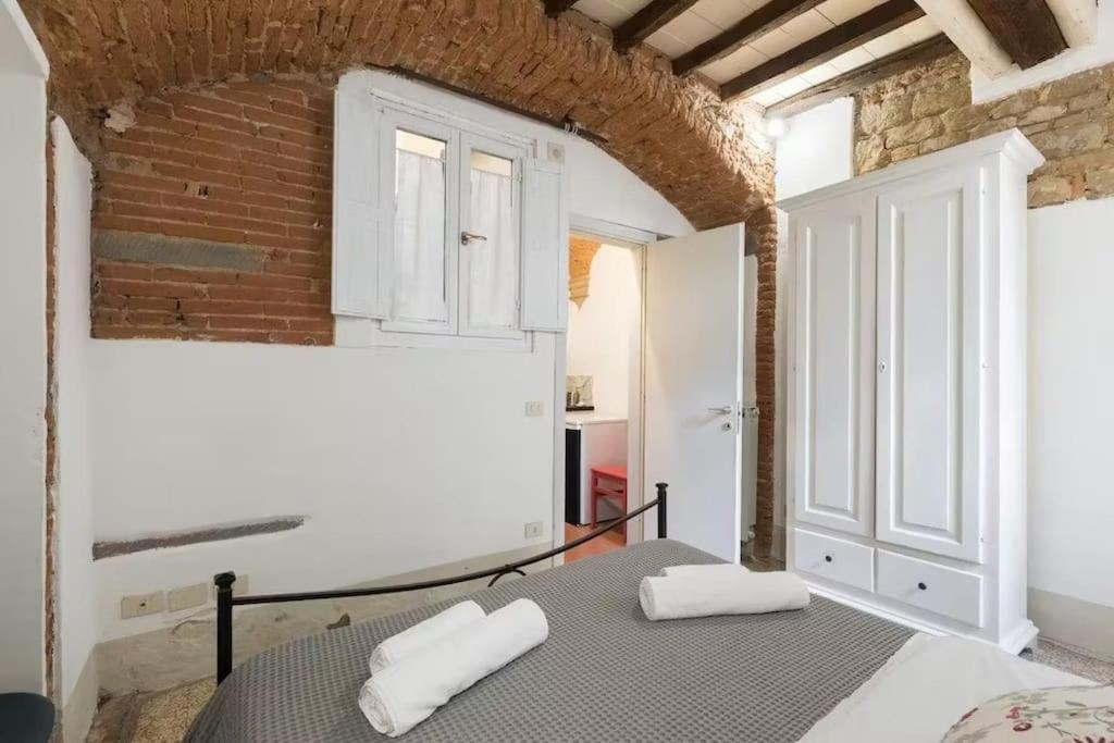 F2 - Santa Croce One Bedroom Flat 2 To 4 Guests Apartment